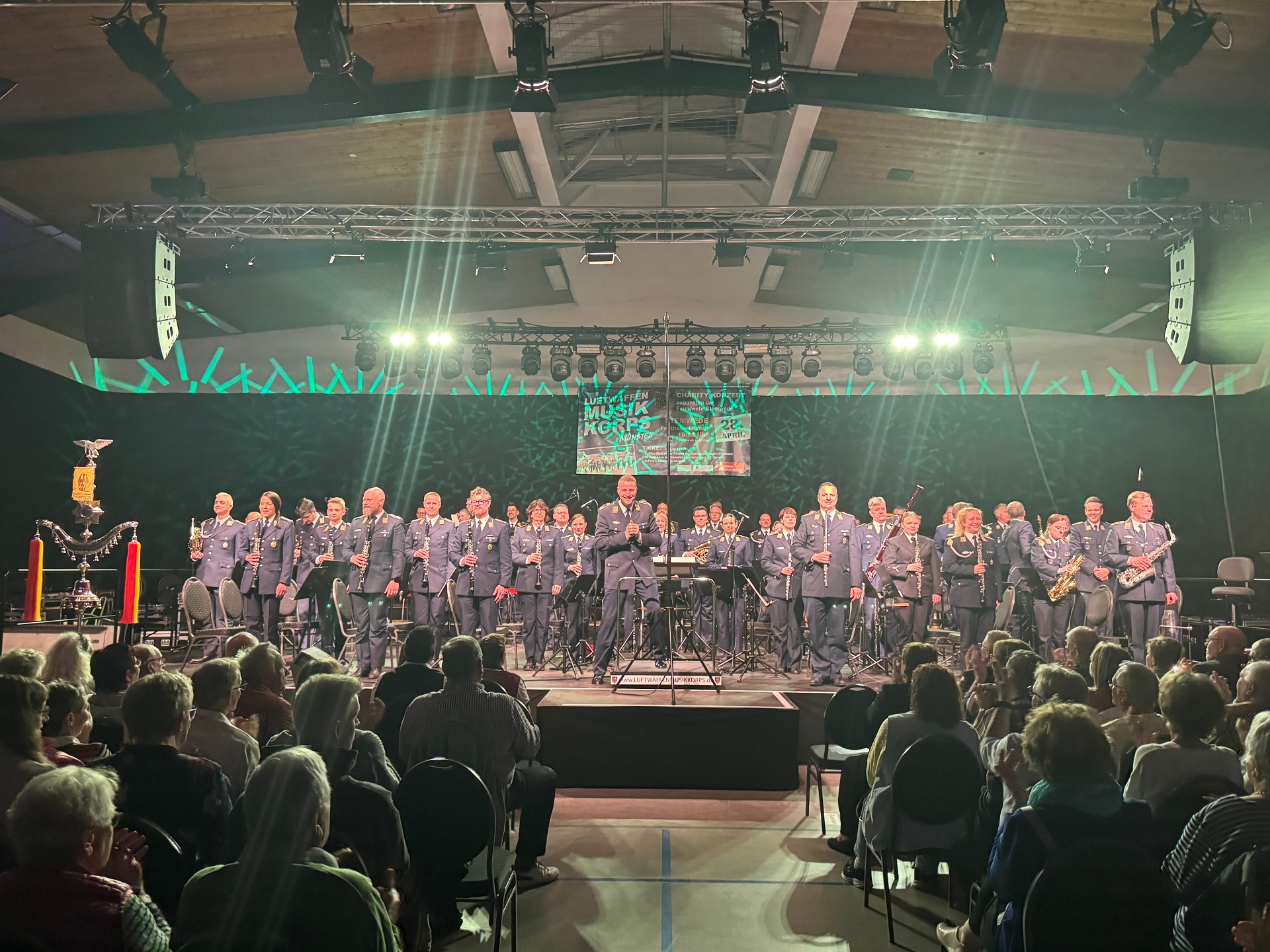 Das Luftwaffenmusikkorps Münster unter der Leitung von Oberstleutnant Alexander Kalweit.