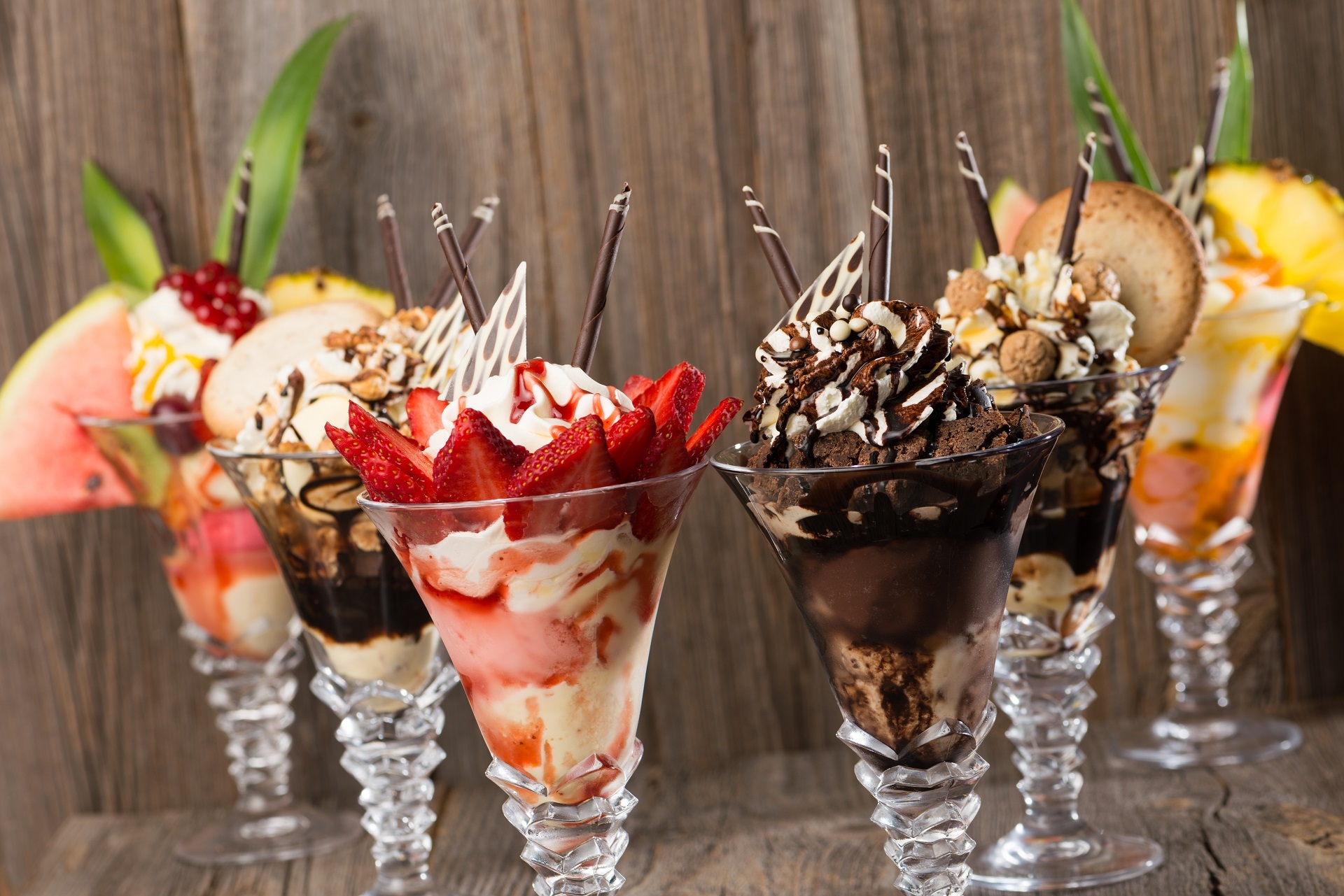 Mehrere Eisbecher Mehrere Eisbecher