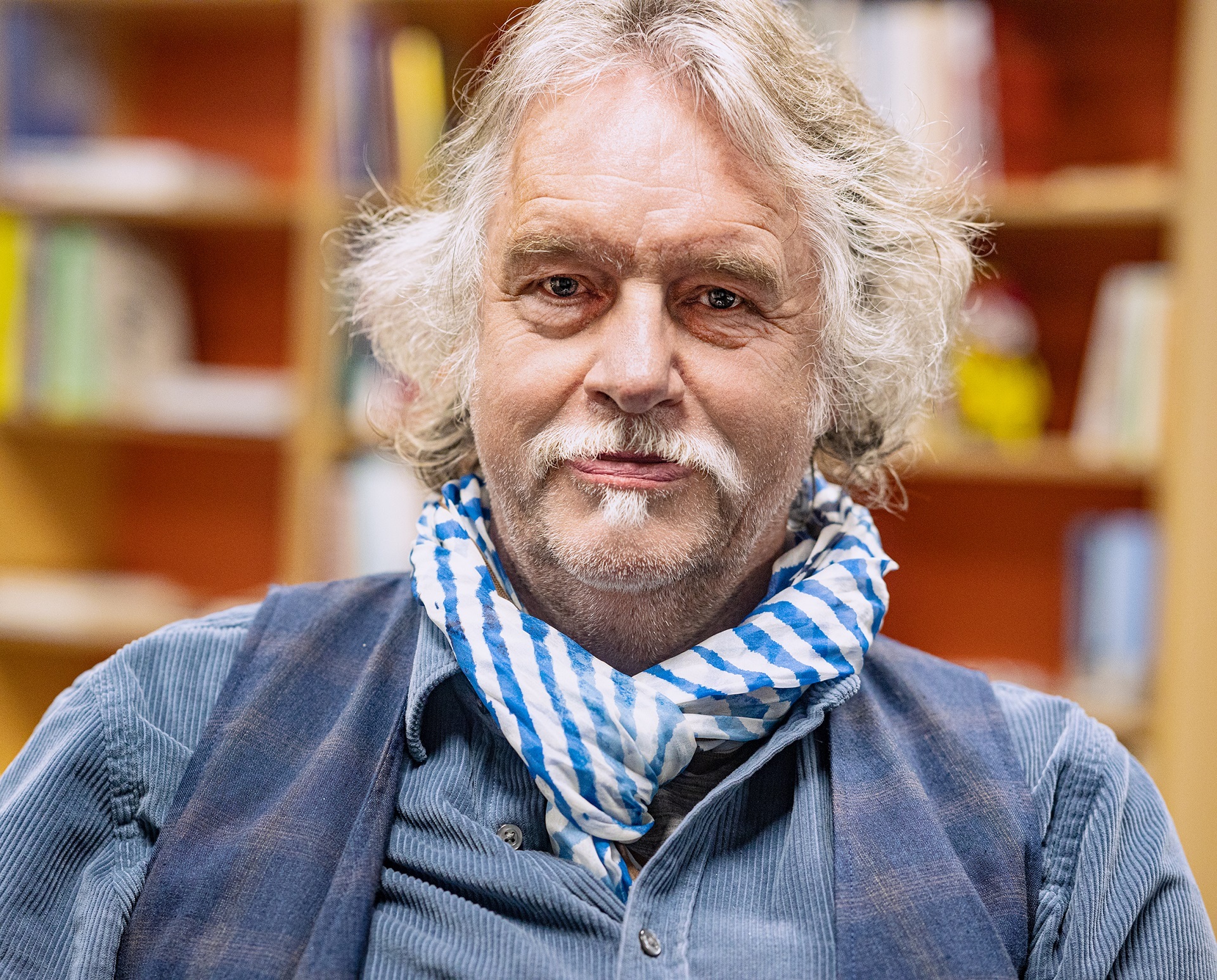 Eine Portraitaufnahme von Regisseur Jürgen Wiemer.